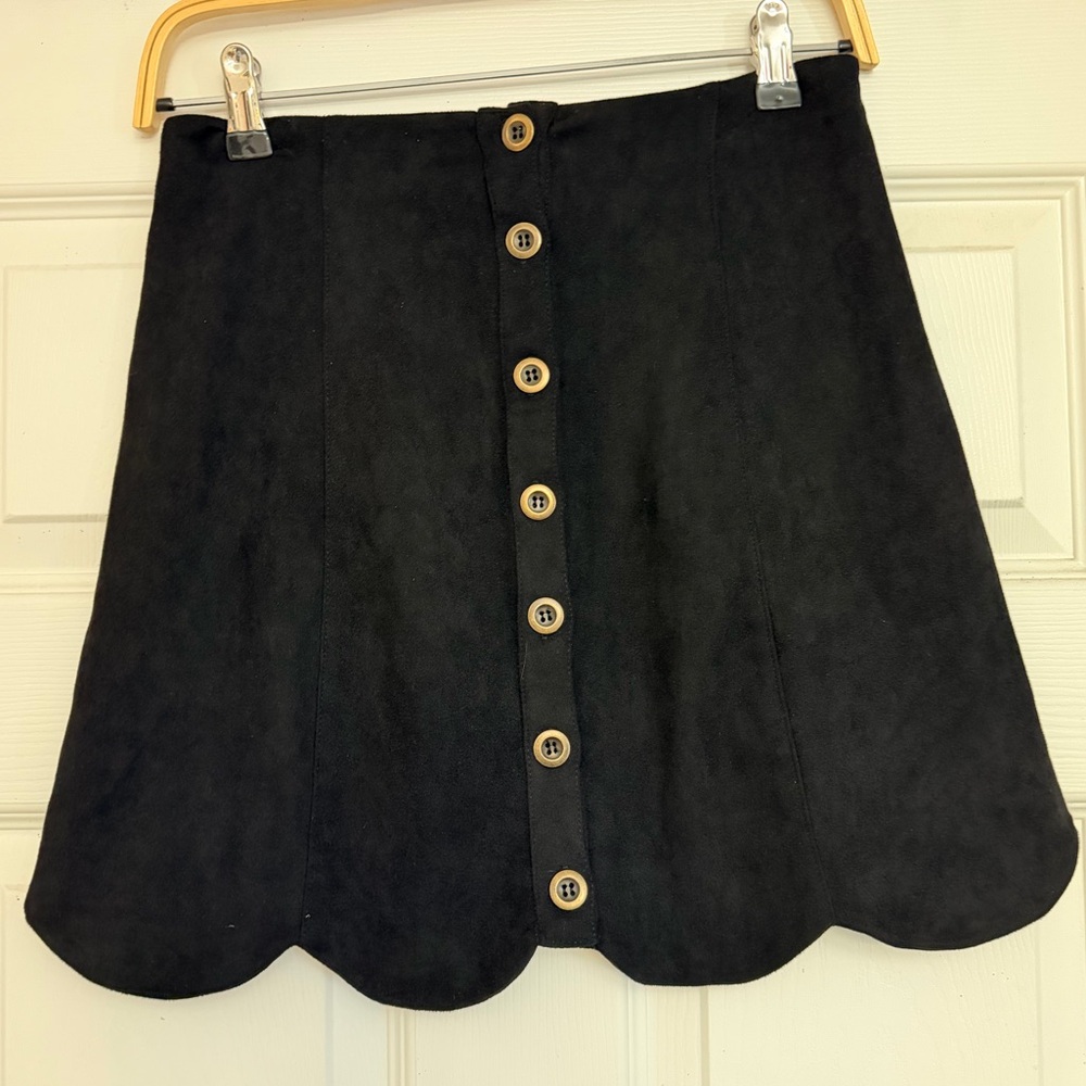 Papermoon Black A-Line Scallop Hem Button-Front Skirt